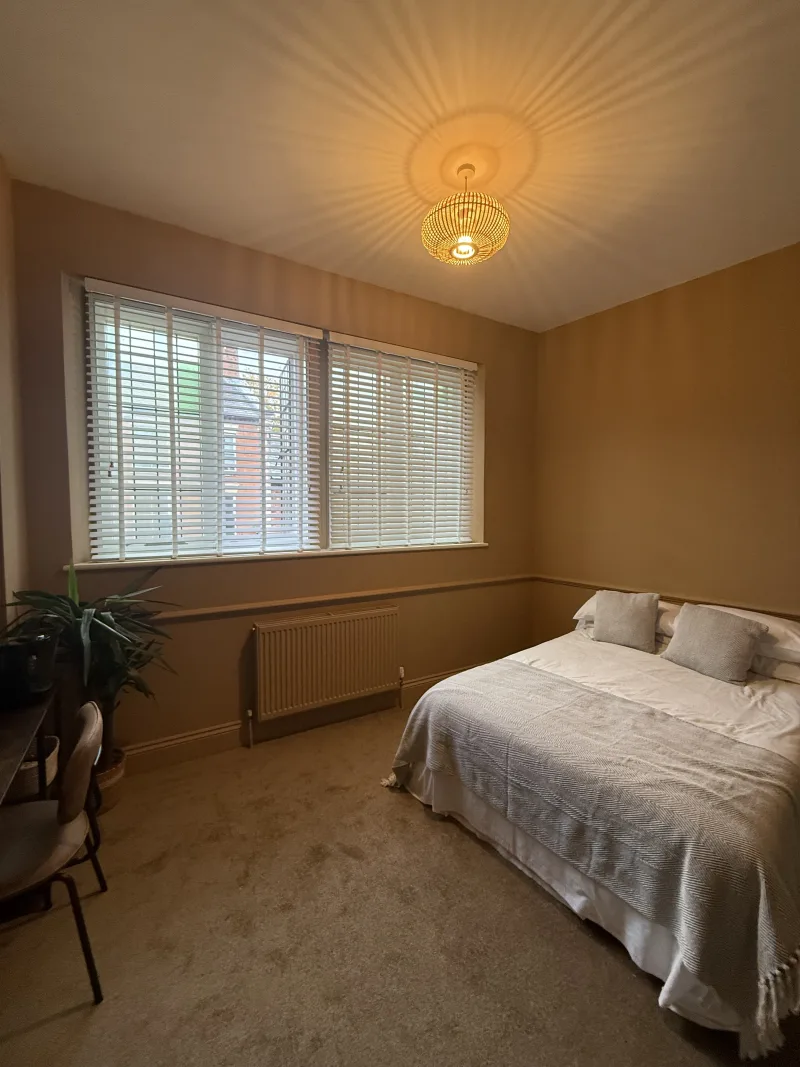 Room 1 at The Red Lion Rothwell.